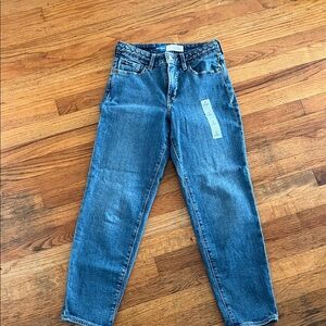 Old Navy High-Rise OG Straight Jeans with braided waistband. Ankle length.
